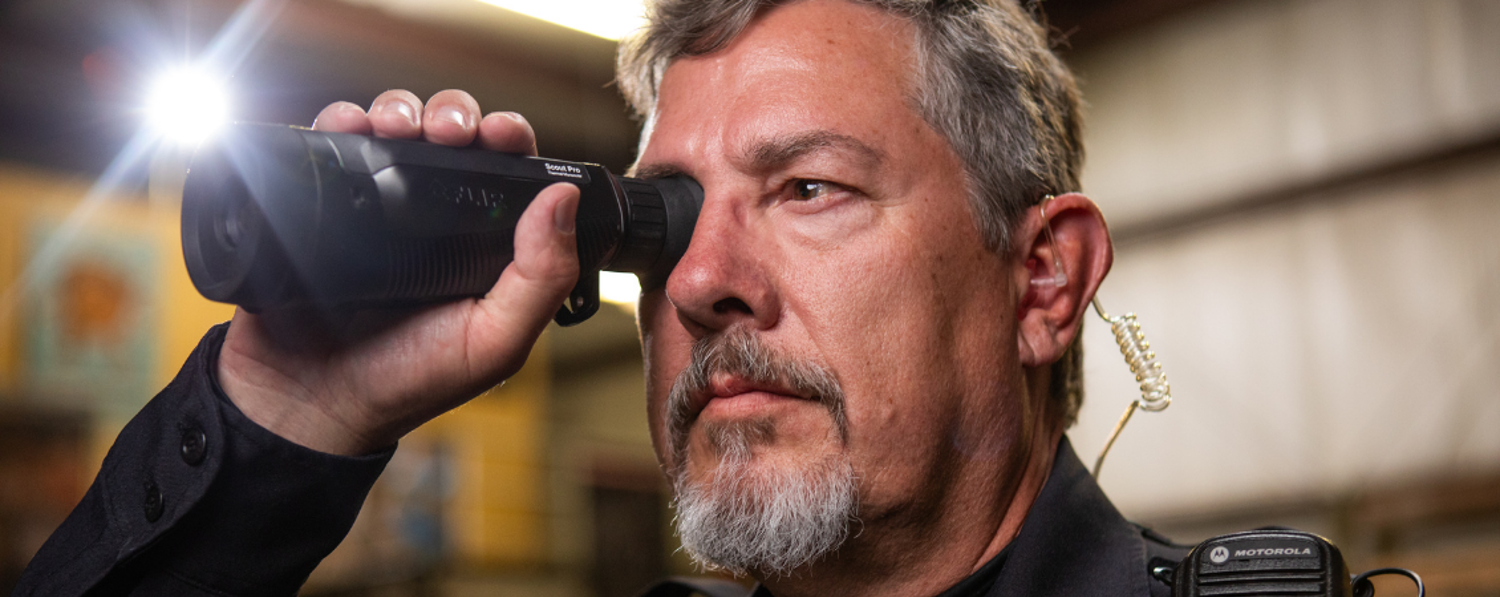 Flir-Scout-Pro-Police-Officer-application_1130x450.png