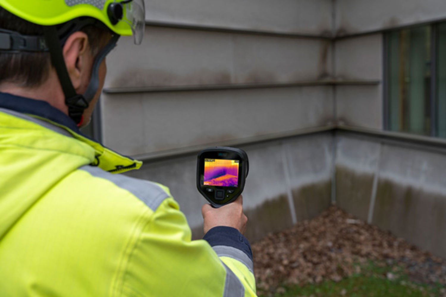 E8-Pro_building-inspection_600x400.jpg